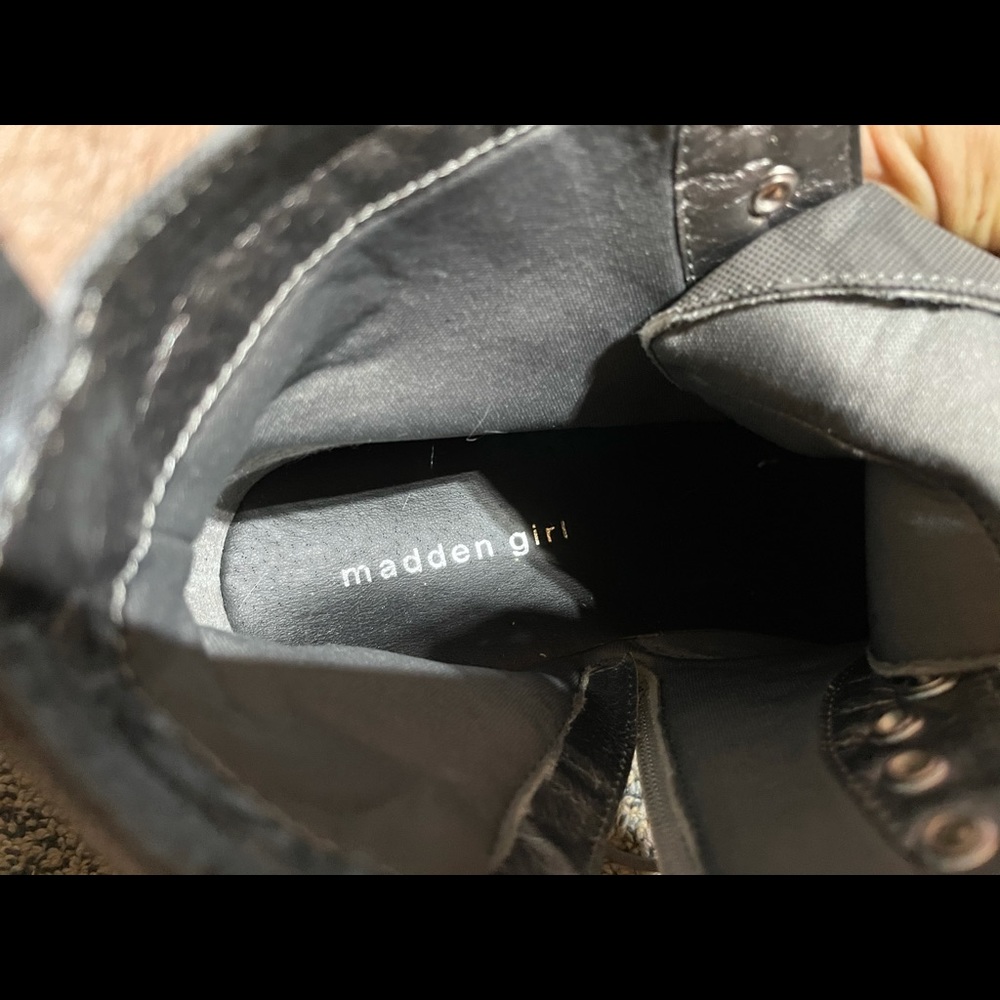 NEW  Madden Girl Mash Flatform Combat Boots - Picture 14 of 15